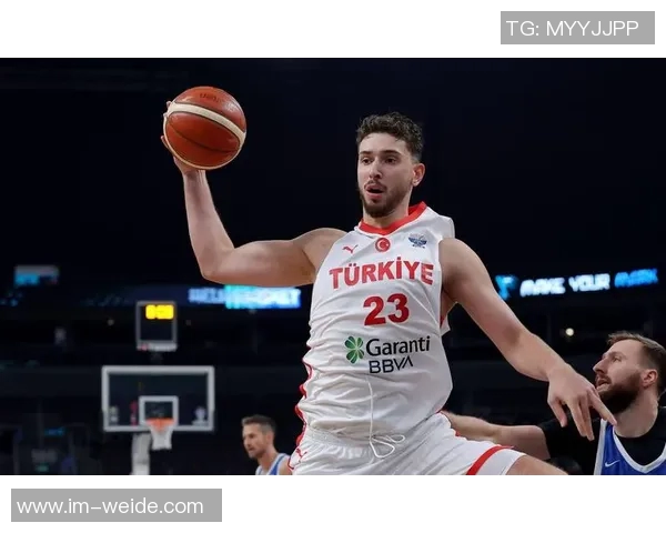 科塔表现出色10中6砍下17分9篮板4盖帽助力球队胜利